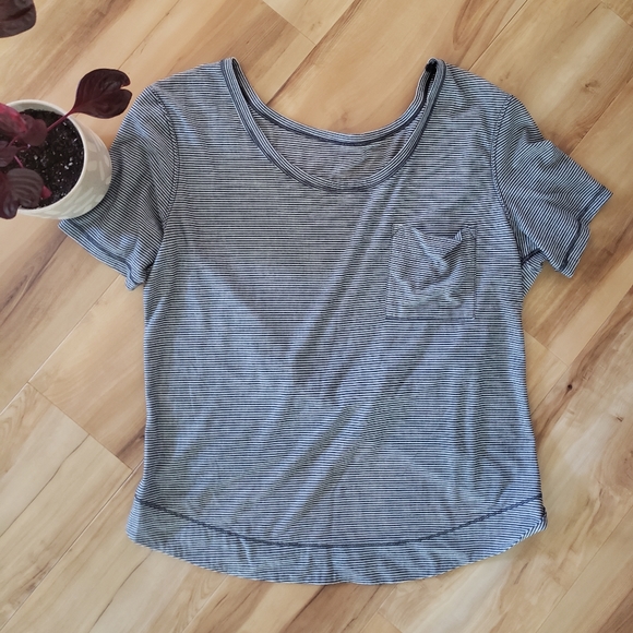 M Lululemon T Shirt